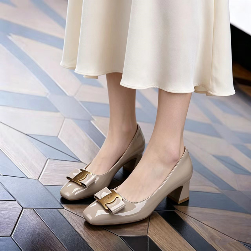 French-Style Versatile Genuine Leather High Heels, Chunky Heel, Square Toe Women's Shoes, Metal Buckle, Commuting Ol Single Shoes, Professional Shallow Work Shoes French-Style Versatile Genuine Leather High Heels, Chunky Heel, Square Toe Women's Shoes, Metal Buckle, Commuting Ol Single Shoes, Professional Shallow Work Shoes