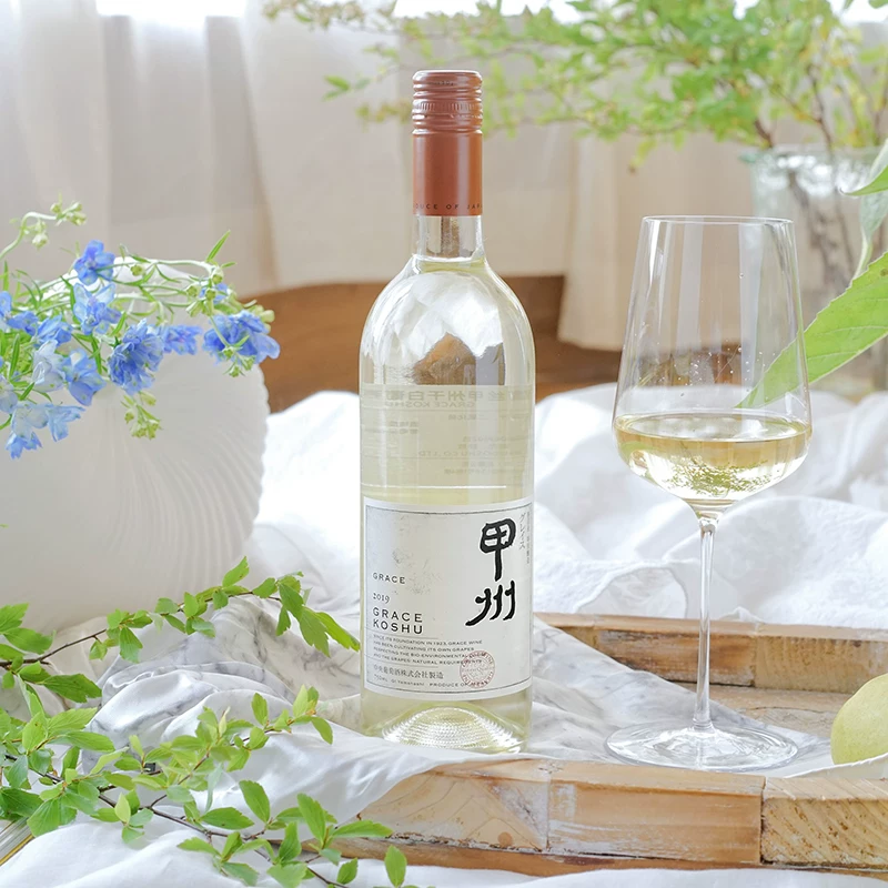 Награждённое японское вино Grace Wine, белое плодово-винное вино на горе Грушевый Красное вино, Tokyo Hotel Kimura, та же модель