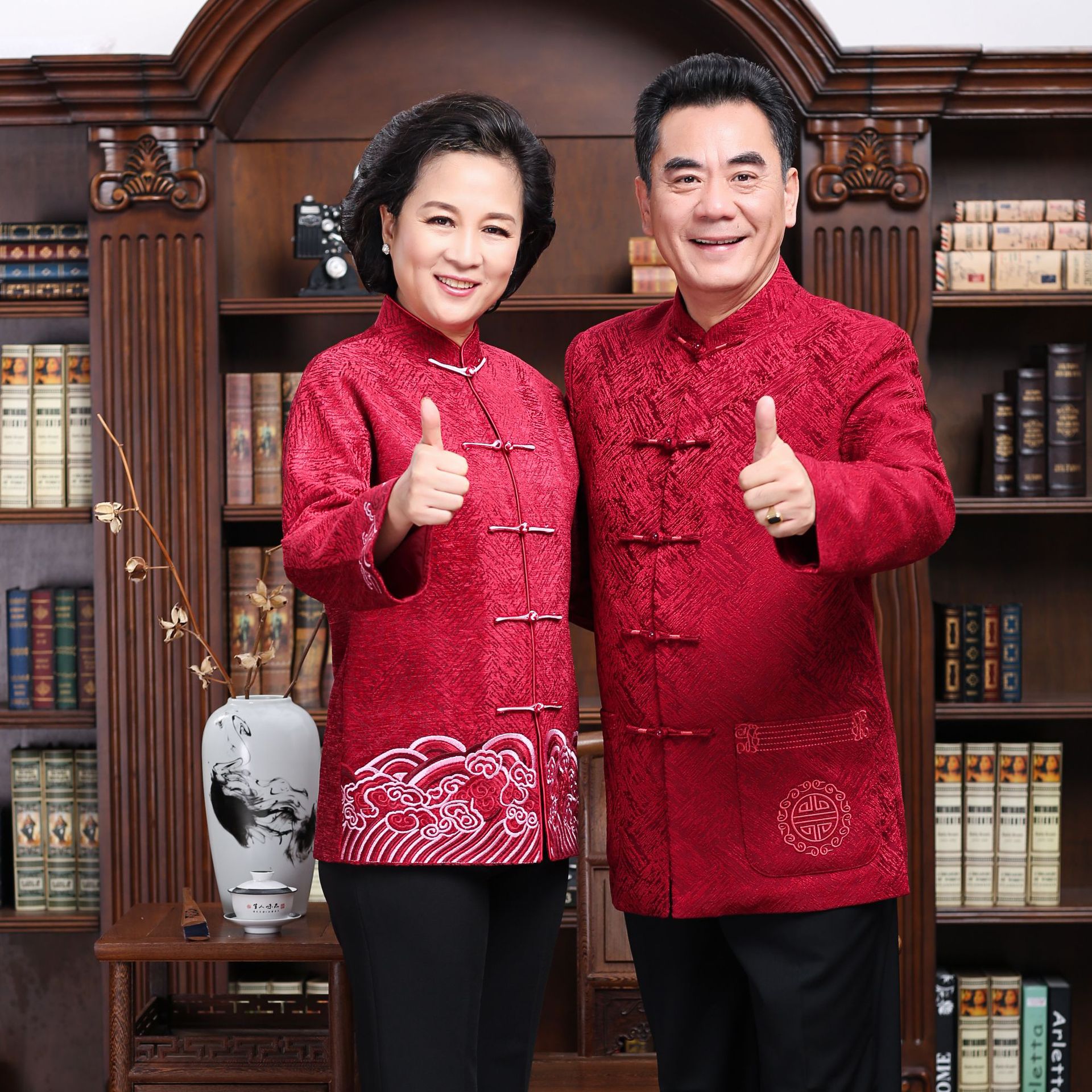 Elderly over-life lovers Tang dress Long sleeves Large red autumn Winter Thickened Warm Birthday Middle Aged Comeback wind blouses