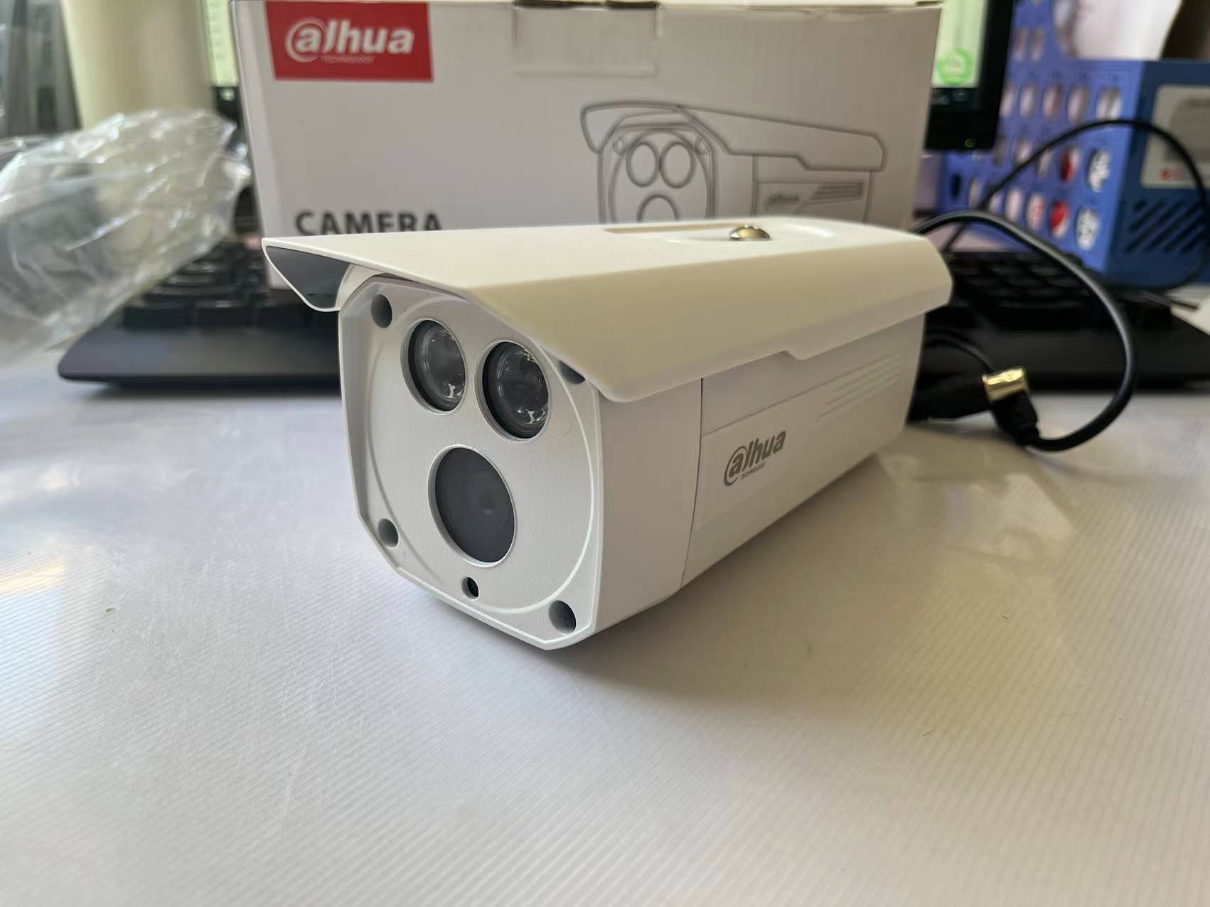 Dahua DH-HAC-HFW1100D-V2 one million HD coaxial 80 m Double light infrared waterproof gun style camera-Taobao