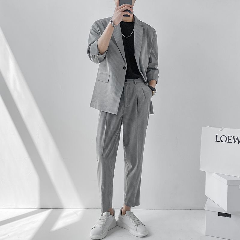 Summer Three-Quarter Sleeve Suit for Men, Thin Striped Loose Fit, Light Gray, Mature Style, Casual and Sophisticated