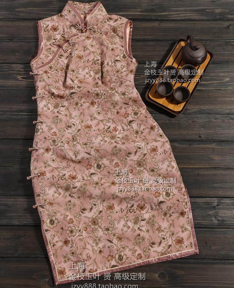 Advanced custom ancient cloth halo sandalwood sketch small flower handmade claw buckle short cheongsam daily annual meeting can be padded jacket cheongsam