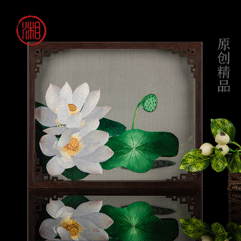 Xiang Chuan original Xiang embroidery Hand embroidery Double-sided embroidery Lotus office tea room desktop decoration Business gift customization