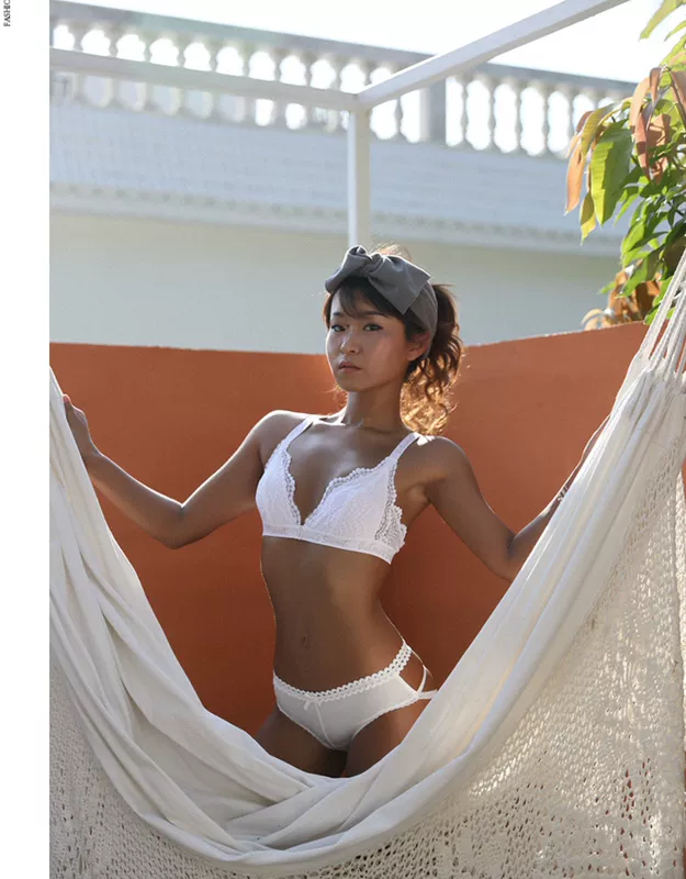 Fu Fei Ge Er ban đầu trong suốt sexy ren rỗng đồ lót phụ nữ thấp eo cotton đáy quần thoải mái hông thông - G-string
