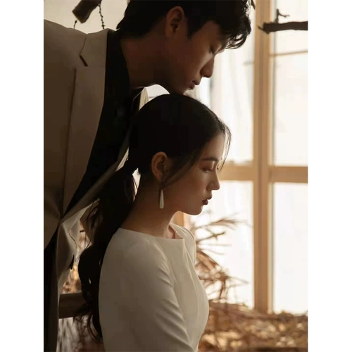 Свадебное платье, лонгслив для невесты, белое вечернее платье, французский стиль, яркий броский стиль, по фигуре, изысканный стиль, кружевное платье