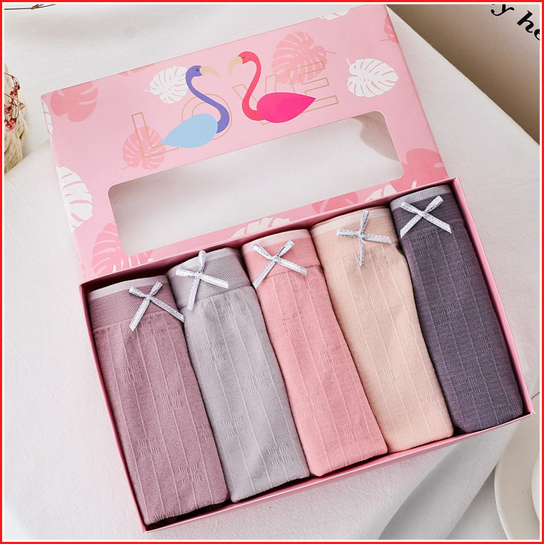 Women's underwear women's graphene antibacterial breathable girl pure desire mid-waist seamless new 2022 hot style fashion shorts