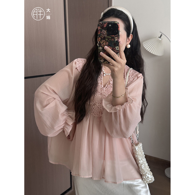 【Jasmine Goddess】Fat Dai Juan's Spring and Summer French-Style Lace Crochet V-Neck Loose Shirt + Inner Camisole
