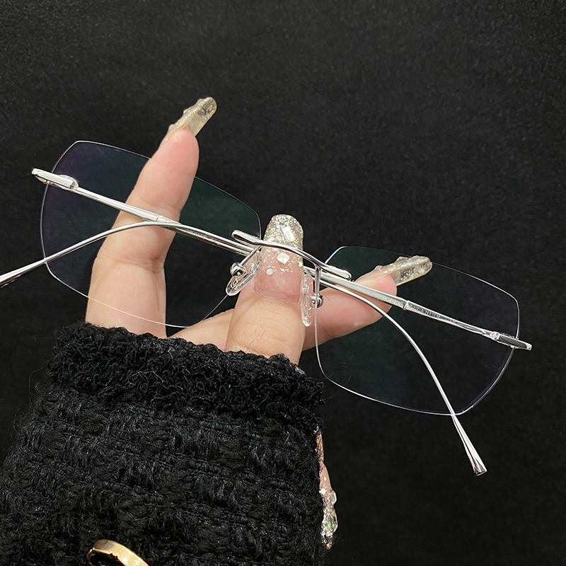 Ultra light pure titanium frame myopia glasses can be matched with pure fan color large frame appears small boundless frame frame