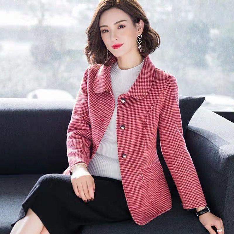 Middle-aged female plaid with short fur, great coat and body boutique 2019 autumn and winter new Korean version of the baby jacket Mom clothes