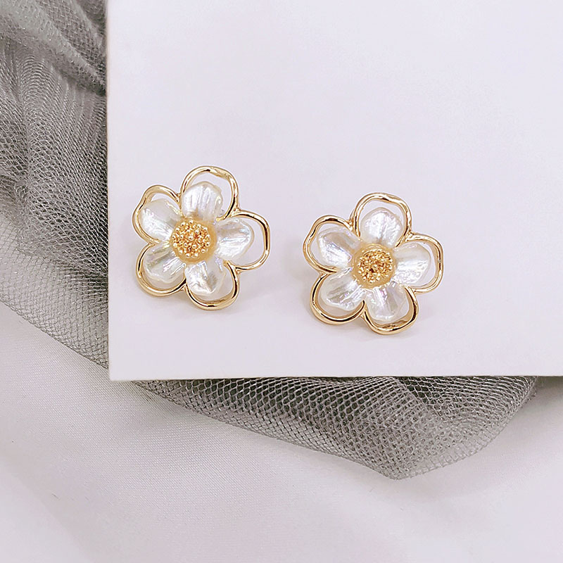 925 Silver Needle Shell Little Flower Nails Little Super Fan Red Earring in Korea Xiaoqing and Hundred Ear