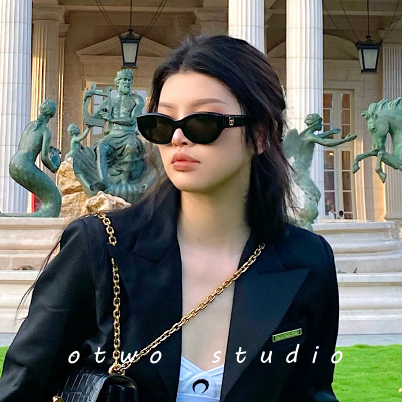 Net Red Gm With Glasses gw003 Tide Cool Retro Cat Eyewear Sunglasses Female Summer and American hip-hop Trampoline Sunglasses