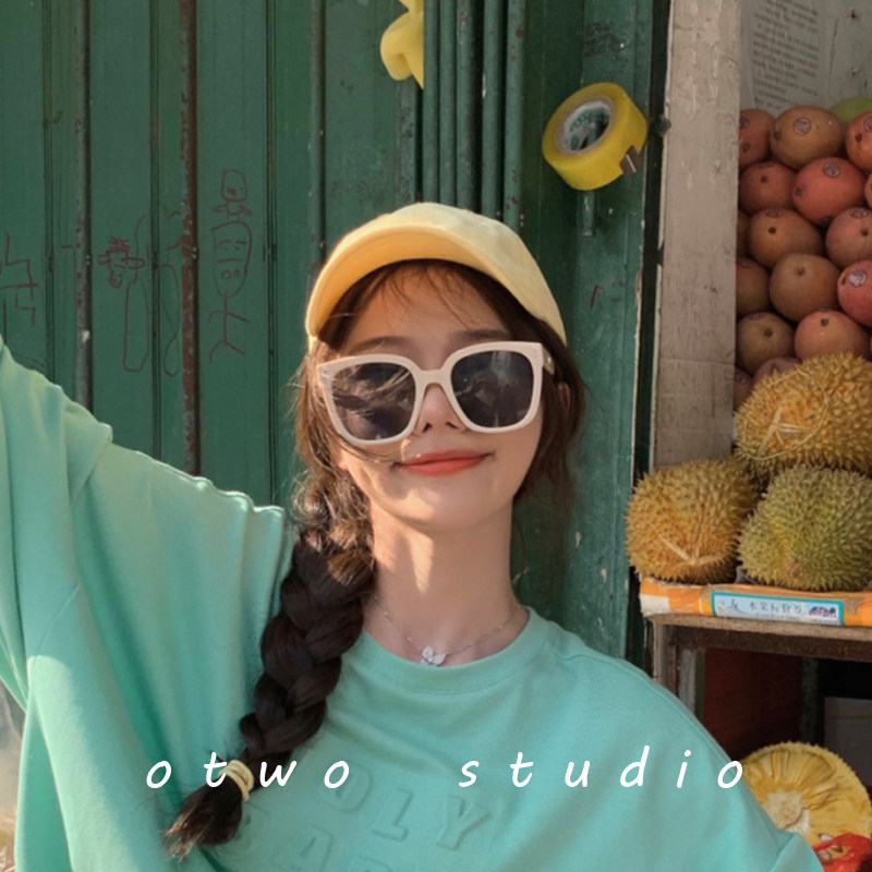 Retro white frame round face sunglasses lady Chains big face slim drive dedicated sunglasses 2022 new