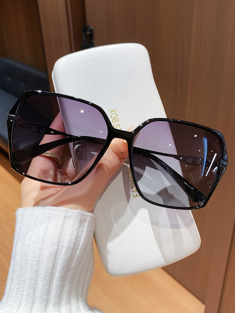 New Fashionable High-End Large-Frame Sunglasses for Women, Gradient Transparent, Small Face-Friendly, Anti-Uv Polarized Sunglasses, Sun Protection