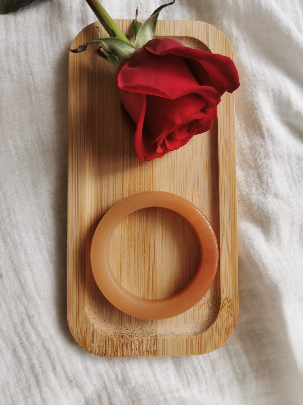 Jade carpenter sugar bracelet brown sugar powdered sugar full of sugar powder full of red icing brown sugar sprinkle with gold