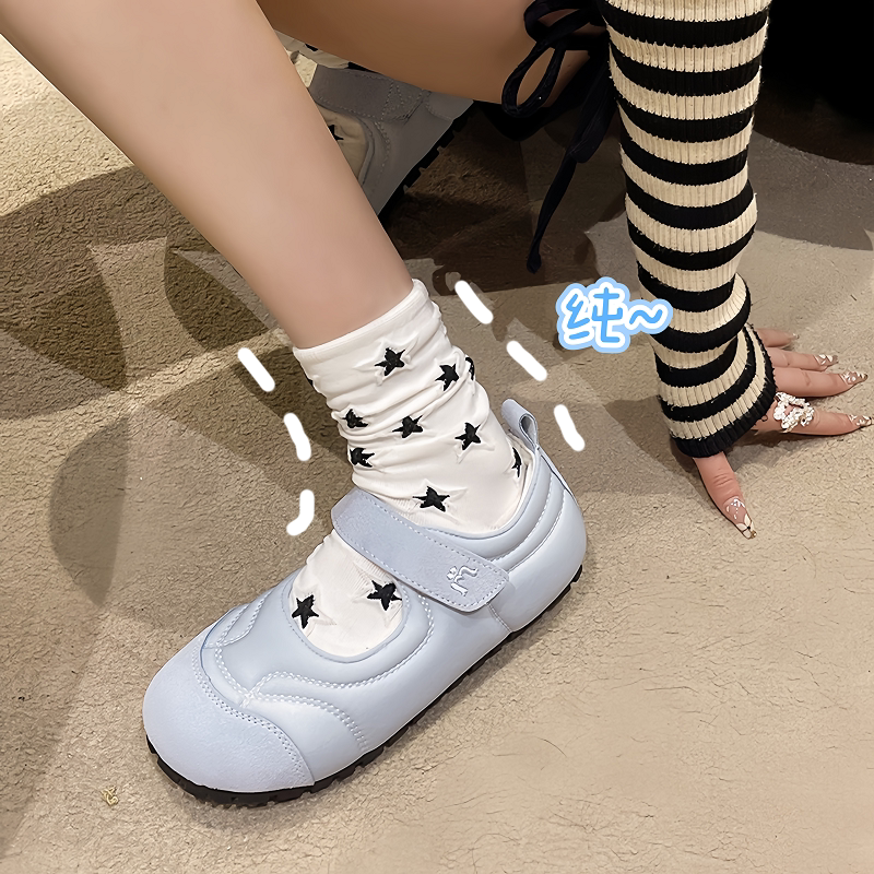 Women's Mid-Calf Socks with 3D Embossed Stars, Simple and Unique, Japanese College Style, White, Versatile, Color-Blocking, Cute
