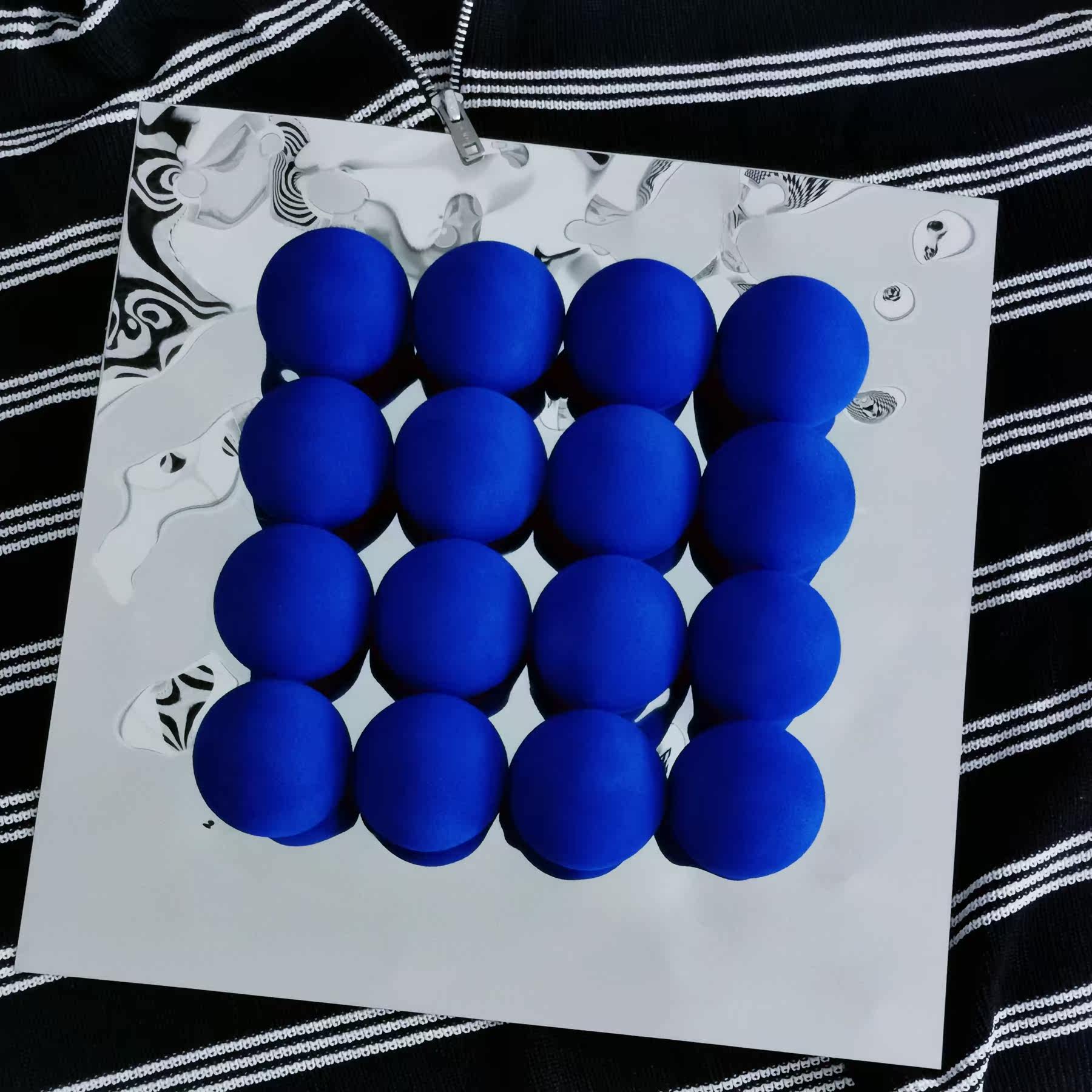 Original designer mirror corrugated stainless steel three-dimensional ball ornaments Klein blue living room children's room decoration painting