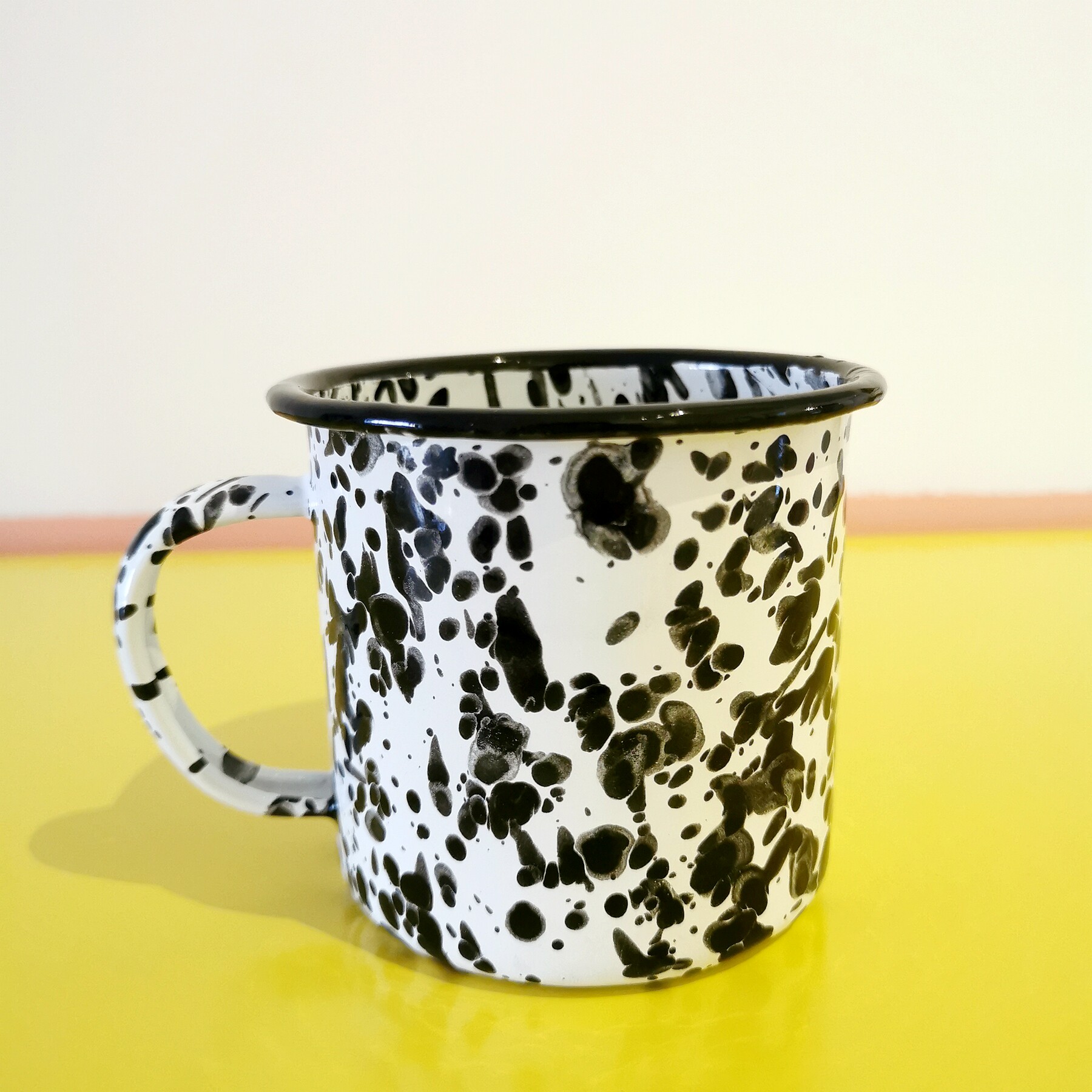 Korea ins enamel enamel mug small coffee cup retro nostalgic creative juice water cup black and white ink spot