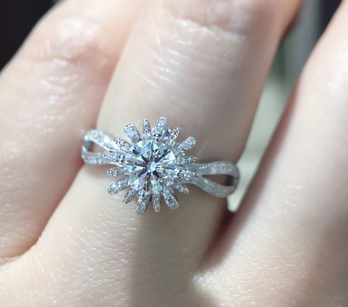 Fountain diamond ring empty holder can be customized Proposal wedding ring custom platinum empty holder necklace