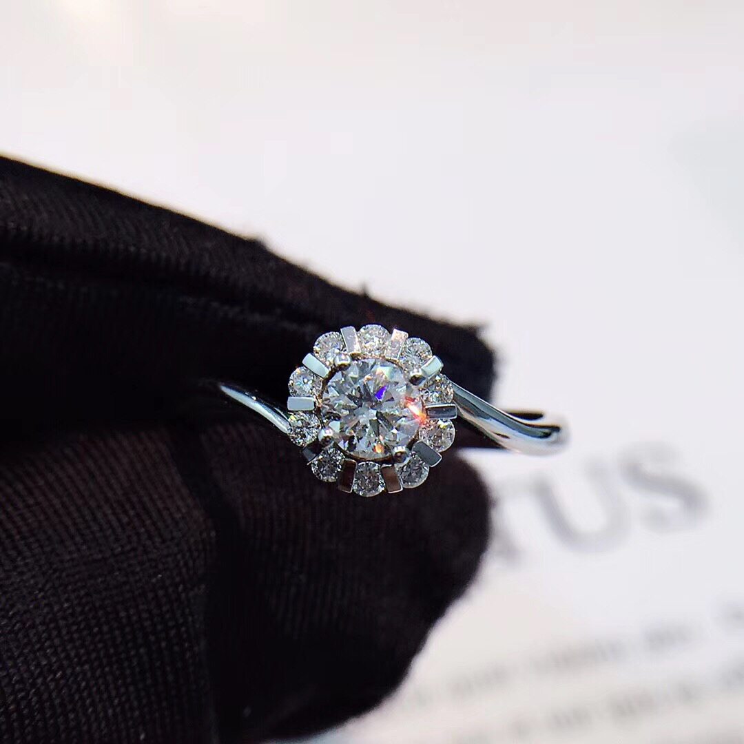 GIA diamond ring twist arm sun flower diamond style personality fashion diamond ring 18k gold diamond ring can be customized
