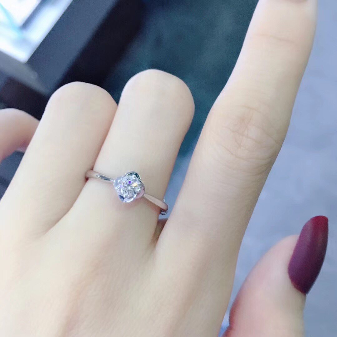 GIA diamond ring four-leaf clover petal diamond 18k gold diamond ring can be customized