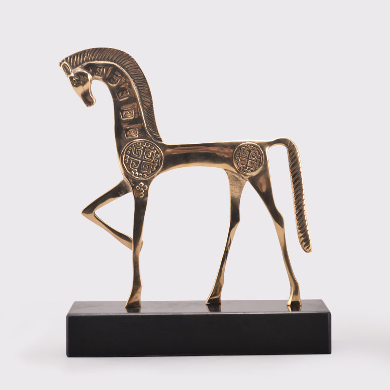 New Chinese-style light luxury horse to achieve ornaments Zen TV cabinet porch bookcase decoration model room villa furnishings