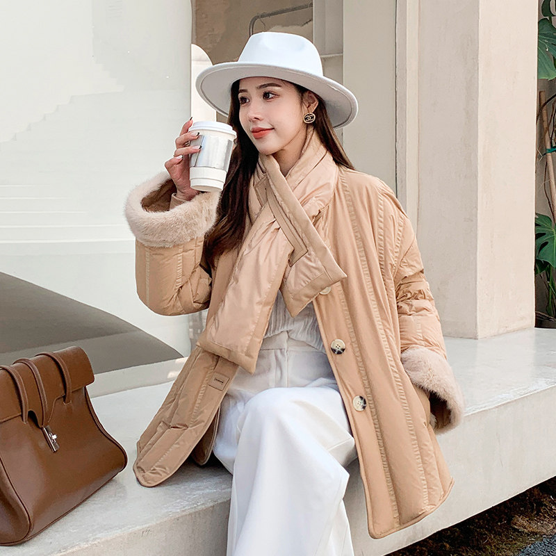 2022 - The new Haining Feather Feather Feather Feather in autumn and winter 2022 is thick and warm fur coat