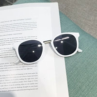 Белый -фрейм черно -серый фильм (цвет девушки) подарки из сумочки из Гонконга