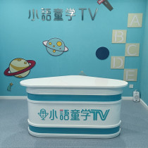 Studio anchor station Campus small host eloquence training Broadcasting table Fusion media news live station Interview table