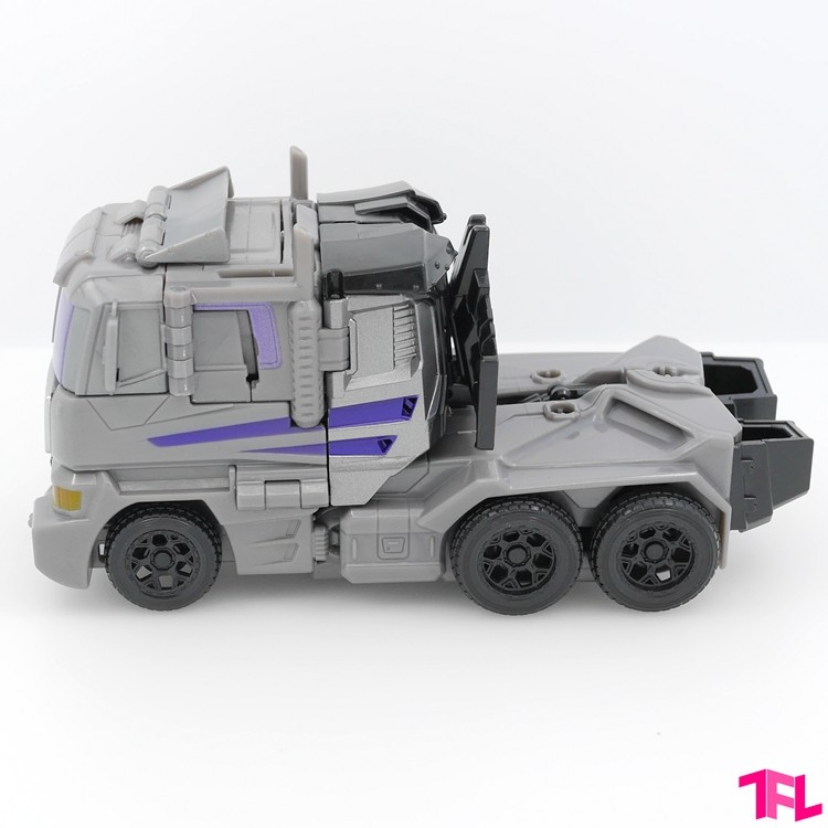 Трансформер 合体战争idw飞天虎uw-02汽车大师航海家级v级飞虎队 Hasbro