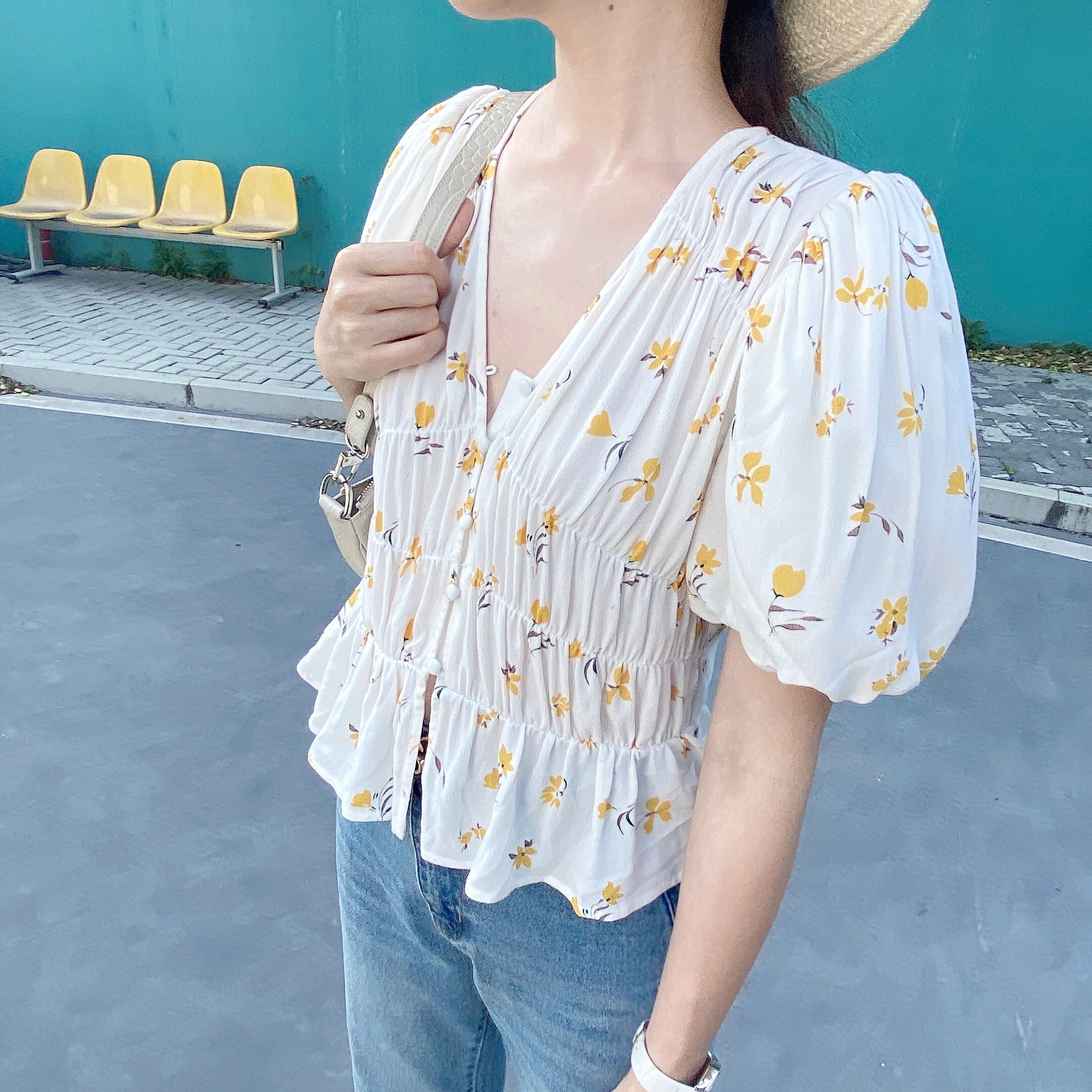 Small pull produced classic small yellow flower small shirt small fairy top waist chiffon shirt summer new temperament Western style