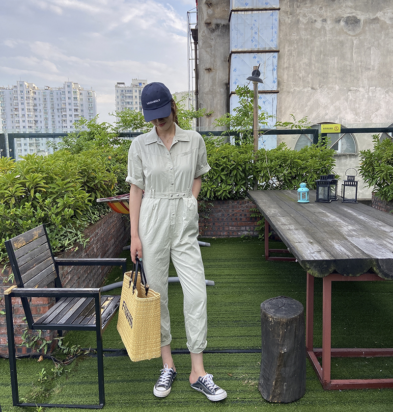 Xiaoxiao pulls out fresh mint green delicate jumpsuits with hidden buttons to put on and take off, convenient tooling style, slimming jumpsuits tide