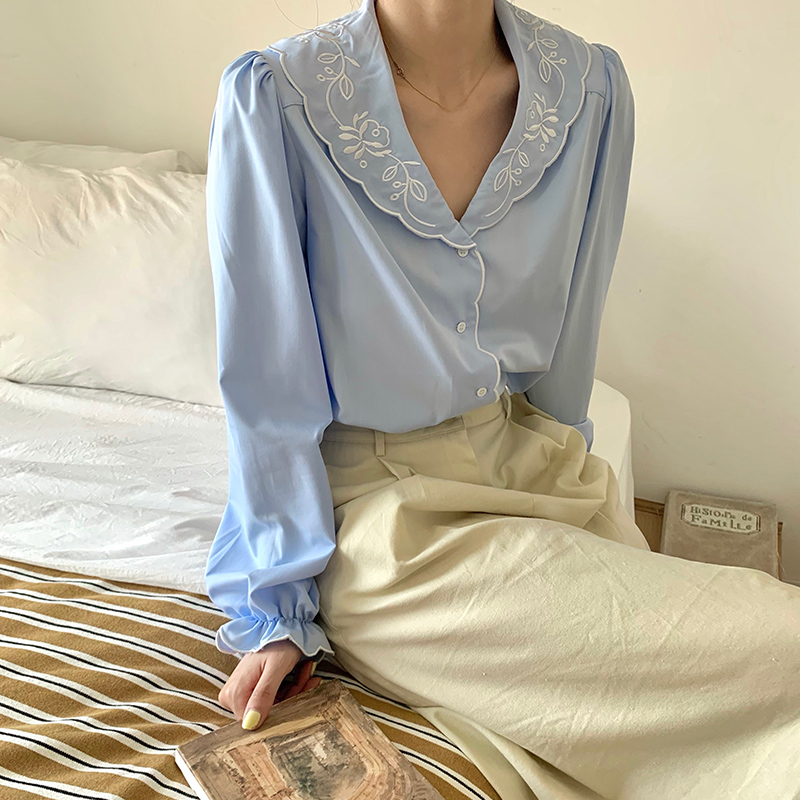 Small pull 1937 light blue embroidered turned collar shirt doll collar embroidered shirt woman long sleeve fall French type blouse