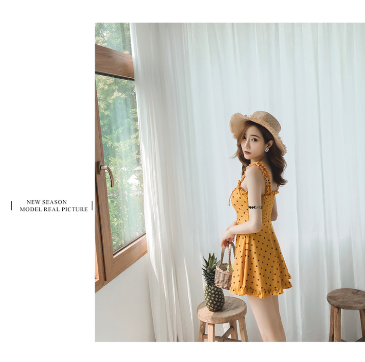 Tôi là một bộ đồ bơi mới của một cô gái. - Bộ đồ bơi hai mảnh áo tắm 2 mảnh