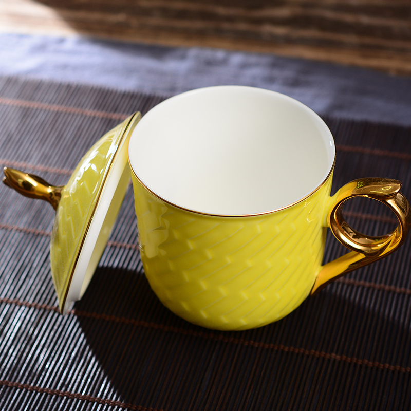 Jingdezhen ceramic cups with cover ipads porcelain cup creative move of a variety of color glaze cup gold cup cup with a gift