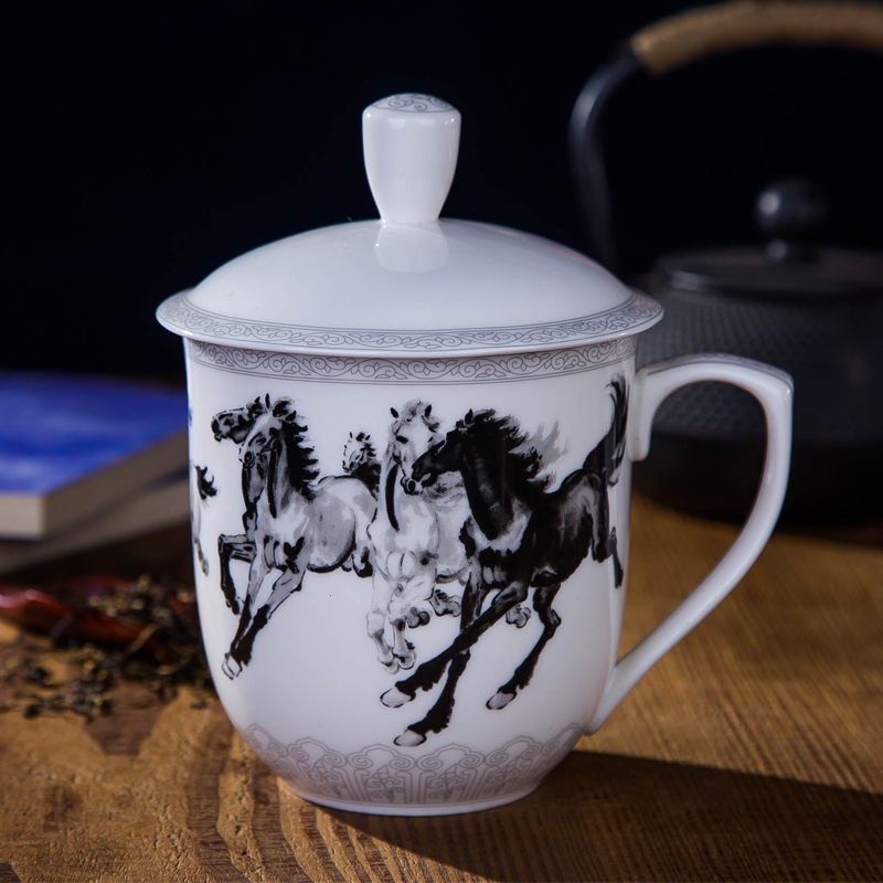 DE farce auspicious jingdezhen blue and white glazed pottery and porcelain cups with cover ceramic ipads China office gift cups in the mail