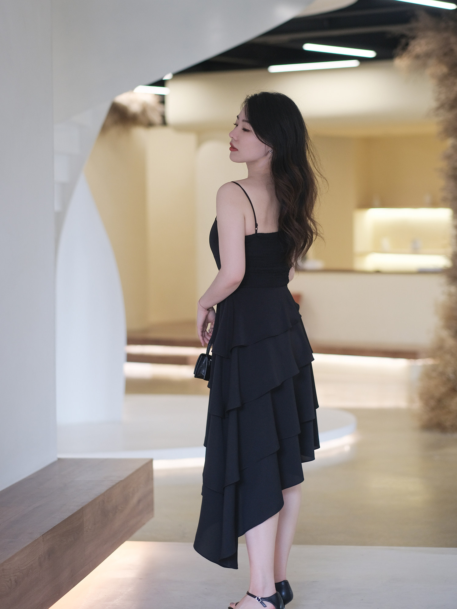 JML Ginger wheat grain French black Hepburn style halter top, high-end multi-layer cake dress, long dress, little black dress Application Scenario