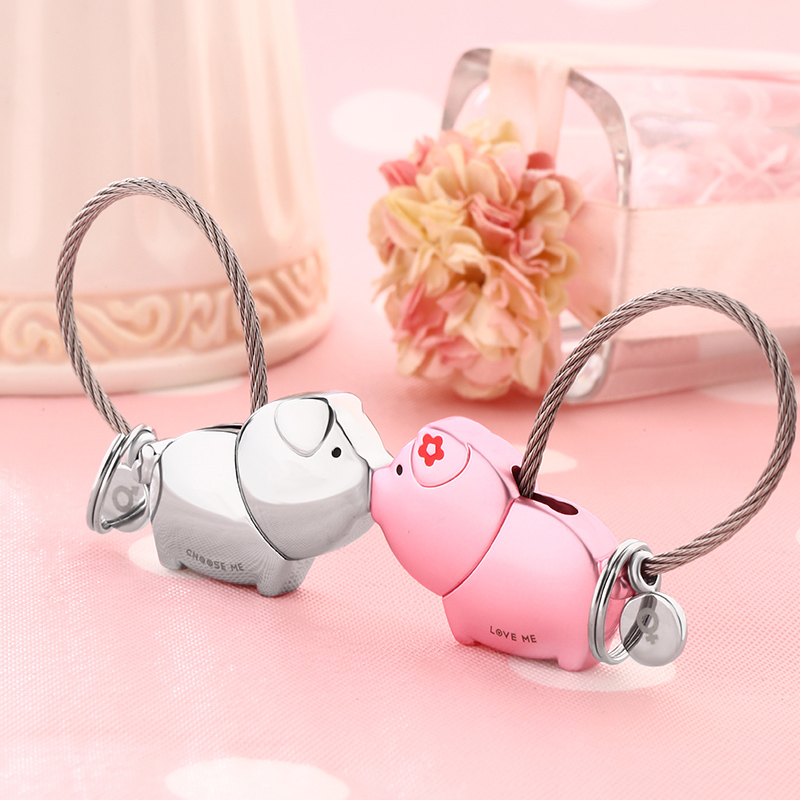 Cute couple good things pig pendant Couple gifts A pair of creative kissing keychain women's simple key ring