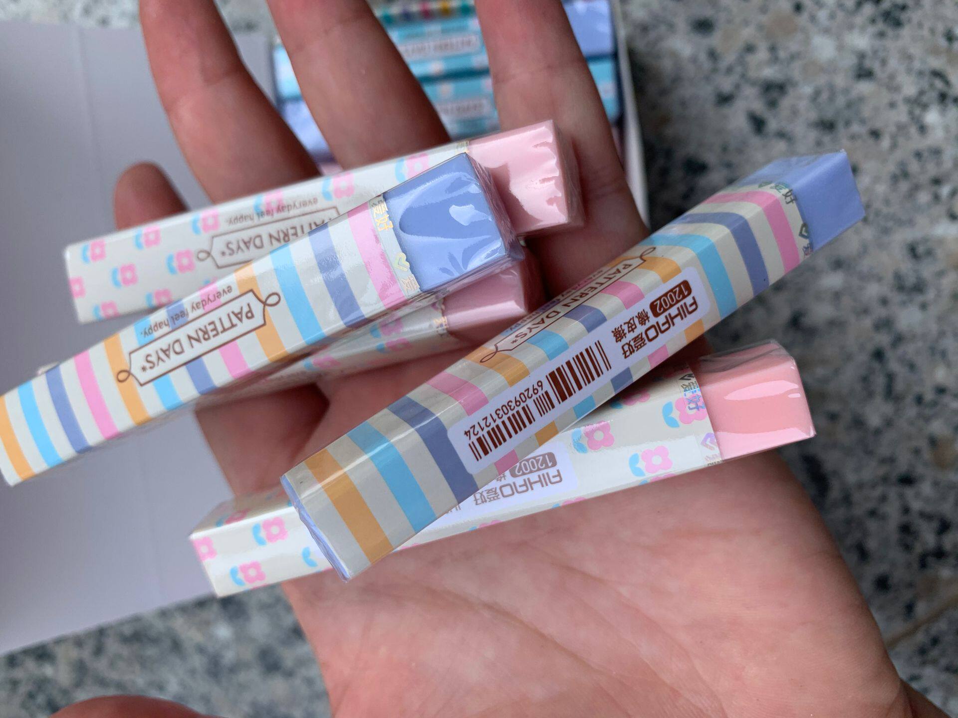 Your brother New floral strip eraser 30 pieces a box school surrounding hanging board toy hanging board