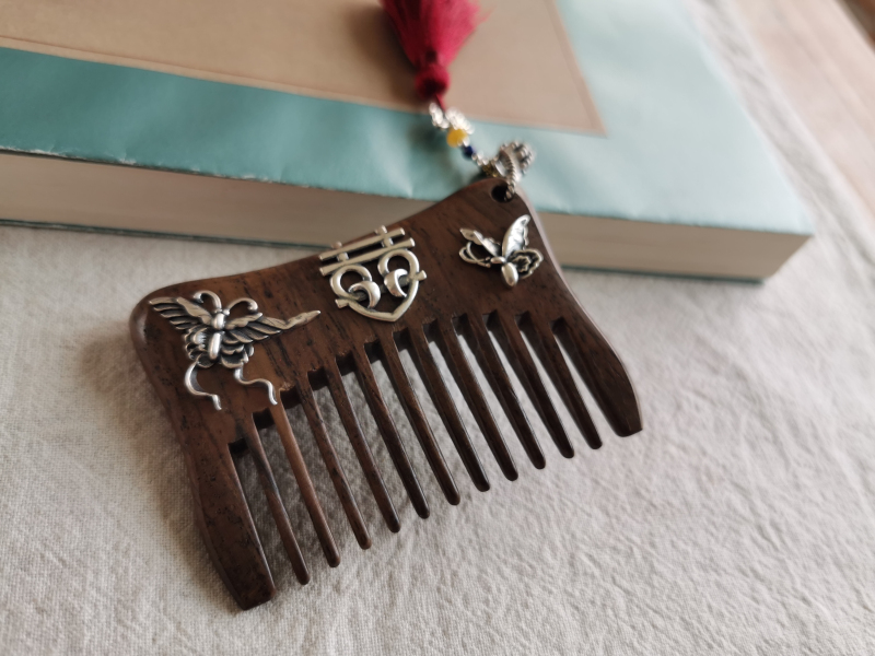 Happy Happy Danoodle Comb 
