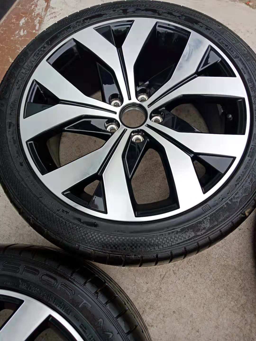 Lốp xe 18 inch magotan b8 nguyên bản gốc 2017 mới nâng cấp phụ tùng phế liệu Passat 	giá vành ô tô