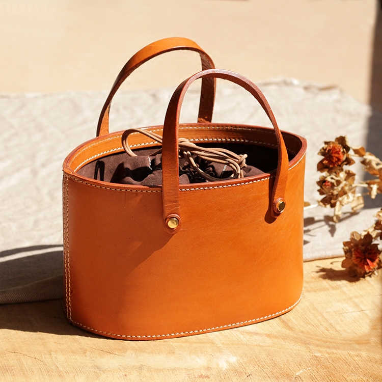 Japanese-style light retro handmade bucket bag vegetable tanned top layer cowhide side dish basket bag hand carry niche exquisite handbag