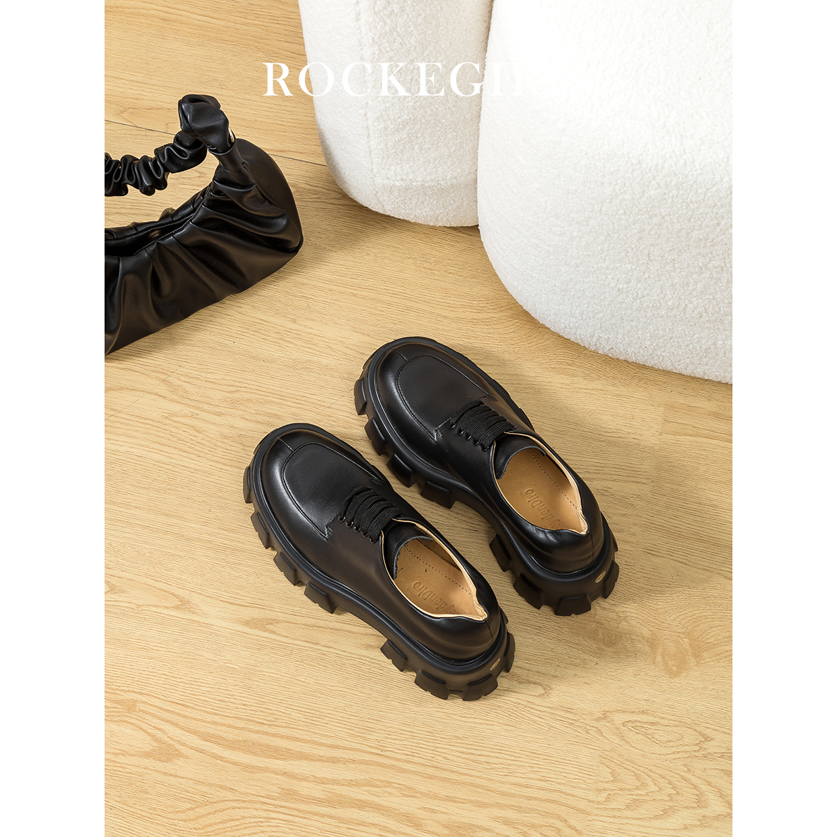 European station women's shoes 2022 new winter thick-heeled small leather shoes British style thick-soled platform shoes a pedal loafer