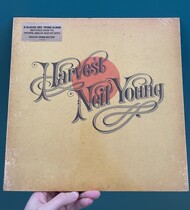 Ordering classic folk ballad Neil Young-Harvest Black Gel Record LP New Undemolished