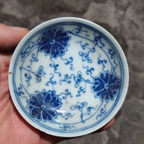 中国清時代青花纏枝蓮茶碗（大清乾隆年製）在銘　XG55-1 中国清時代青花纏枝蓮茶碗（大清乾隆年製）在銘 XG55-
