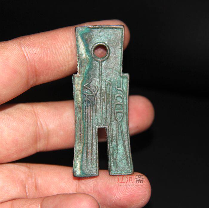 Wang Mang cloth coin goods cloth word mouth good ancient coins ancient coins copper coins antique old copper coins pants coins pit green rusty paste