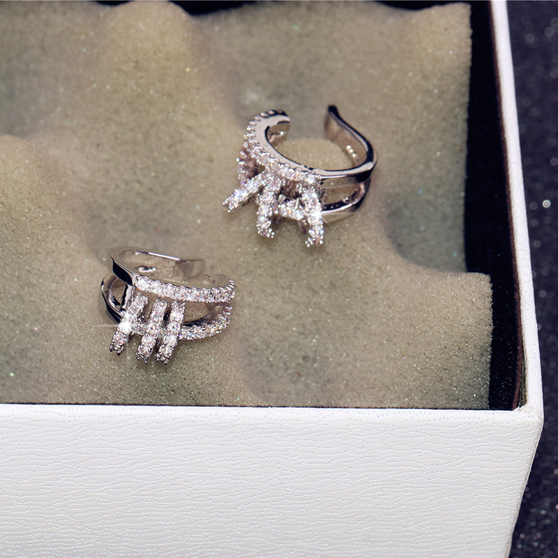 European and American fashion simple micro-inlaid ear bone clip No ear pierced ear clip earrings Female personality temperament simple accessories 0110