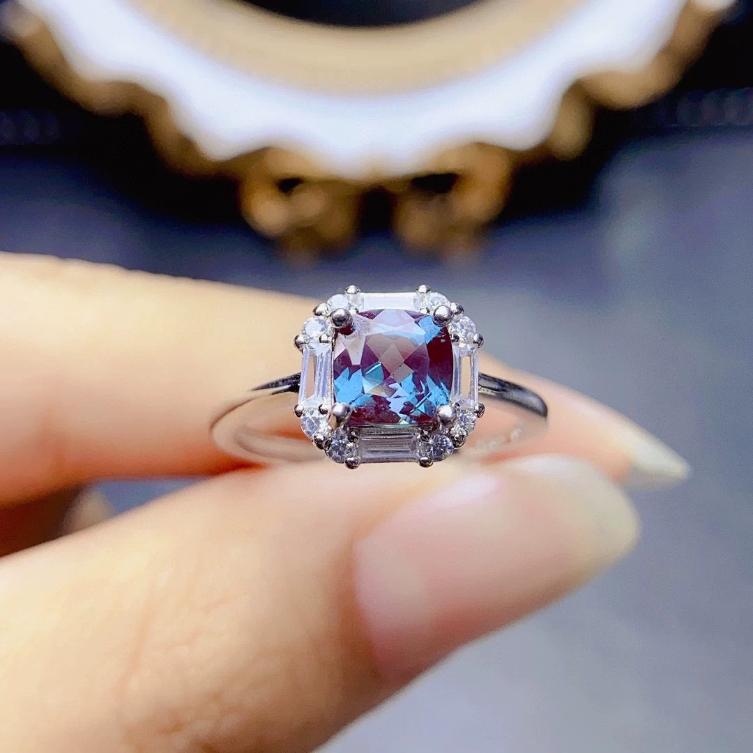 【Dida Jewelry】アレキサンドライトリング ピュアな輝きと色の変化効果 6*6mm
