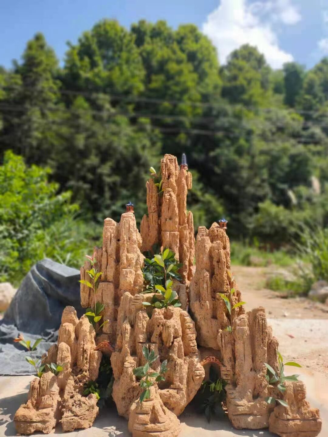 Large courtyard pool water - suction rock on water - stone fake mountain basin view of stalactic natural landscape garden flow waterfall