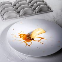 12 three-dimensional banana high temperature resistant silicon Creative mousse French dessert Western food set plate decorative silicone mold