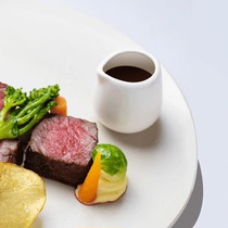 Pure white ceramic milk jug sessile hotel tableware Western restaurant steak sauce bottle Ceramic Milk Cup dry ice bottle